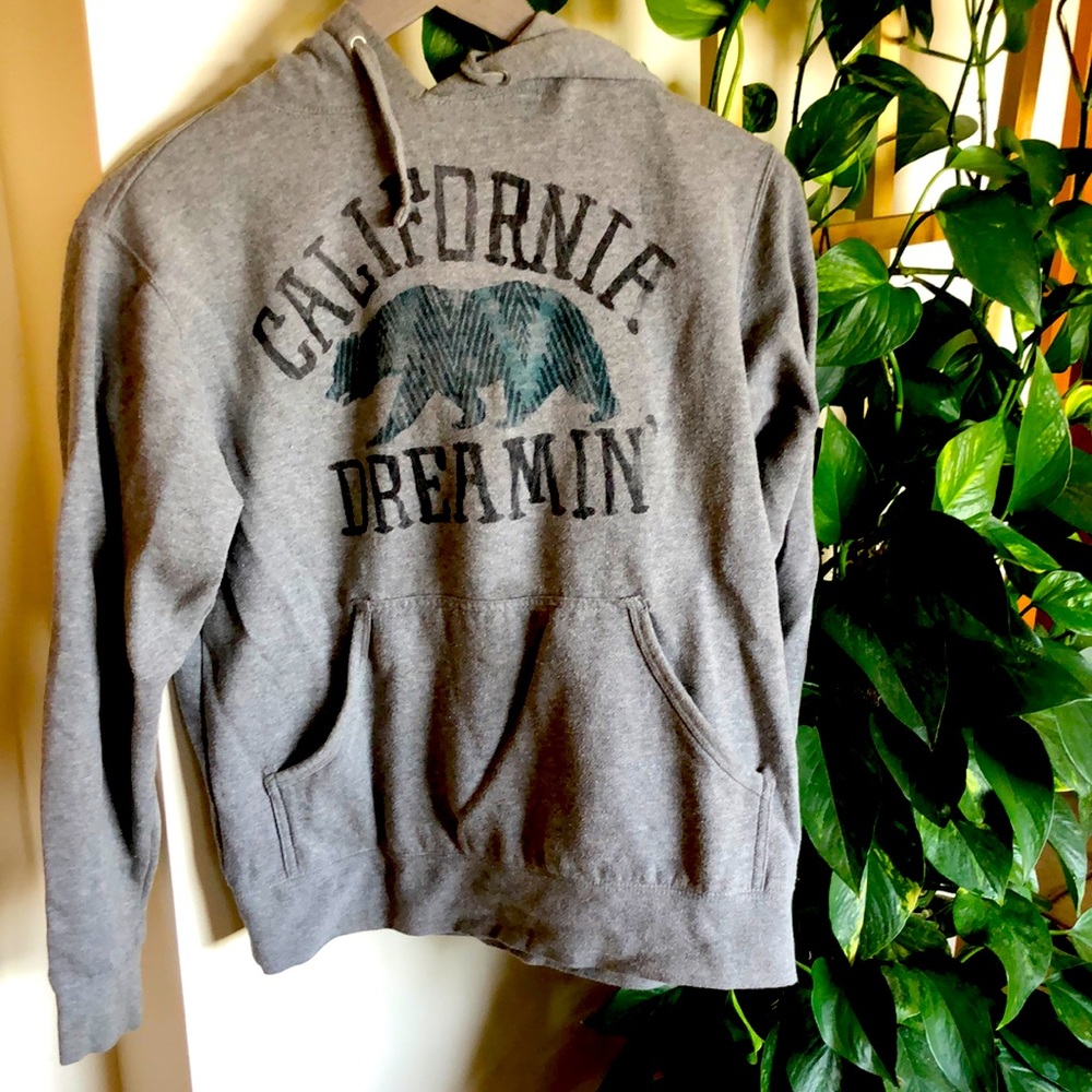 3x35 bundle up! Like new California Dreaming xs hoodie
